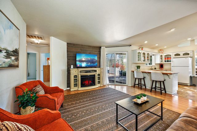 168 Allman Way, Grants Pass, OR 97526