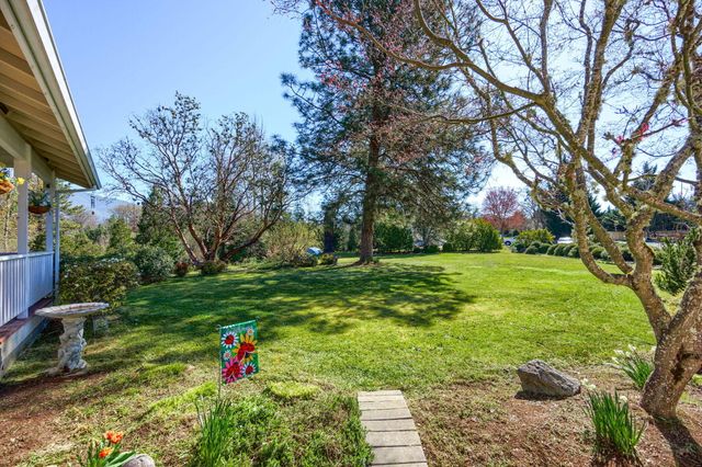 168 Allman Way, Grants Pass, OR 97526