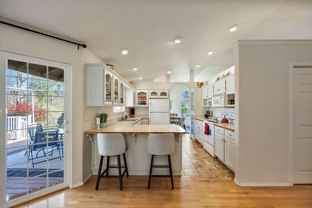 168 Allman Way, Grants Pass, OR 97526