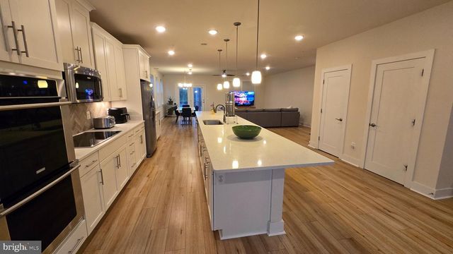 44768 TIVERTON SQ, Ashburn, VA 20147