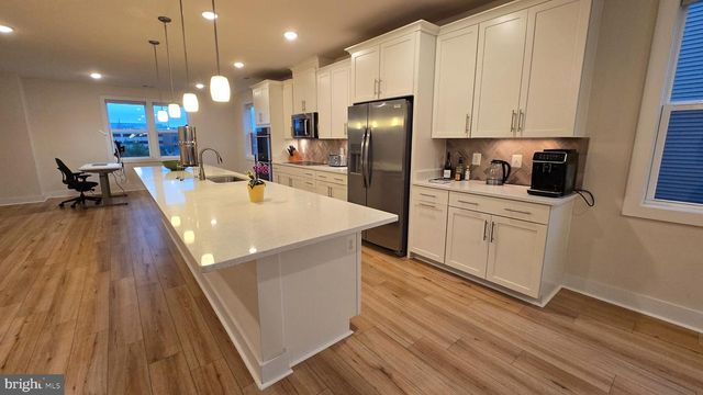 44768 TIVERTON SQ, Ashburn, VA 20147