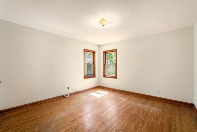5653 N Milwaukee River PARKWAY, Glendale, WI 53209