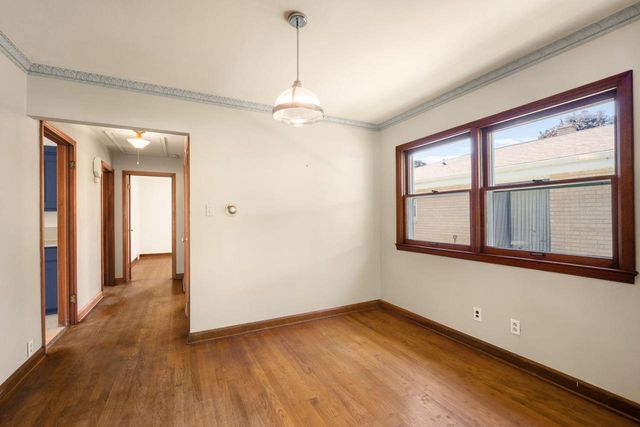 5653 N Milwaukee River PARKWAY, Glendale, WI 53209