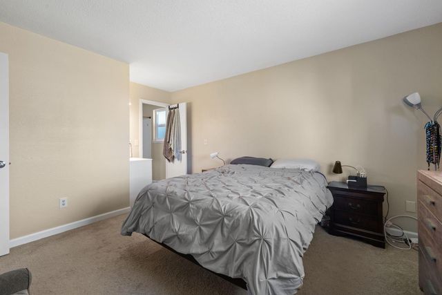 10251 Ellenwood Ave, Sacramento, CA 95827