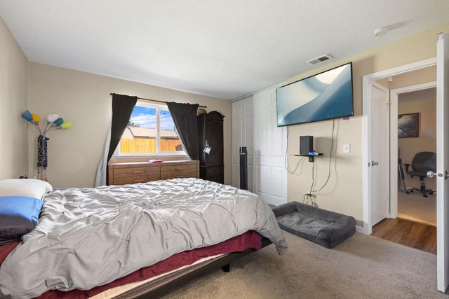 10251 Ellenwood Ave, Sacramento, CA 95827