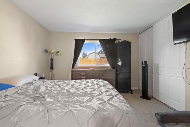 10251 Ellenwood Ave, Sacramento, CA 95827