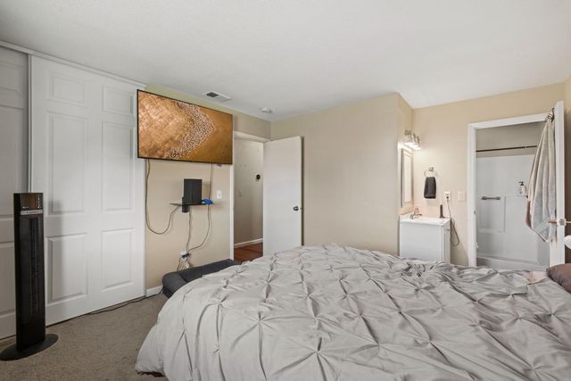 10251 Ellenwood Ave, Sacramento, CA 95827