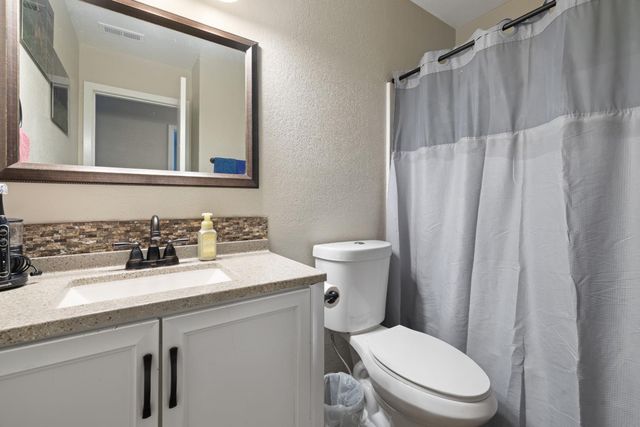 10251 Ellenwood Ave, Sacramento, CA 95827