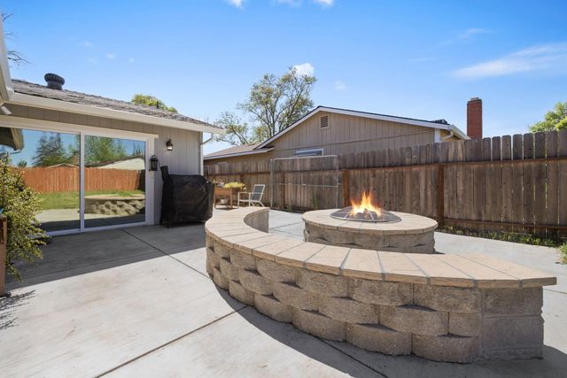 10251 Ellenwood Ave, Sacramento, CA 95827