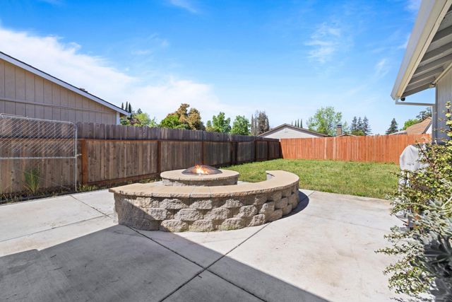 10251 Ellenwood Ave, Sacramento, CA 95827