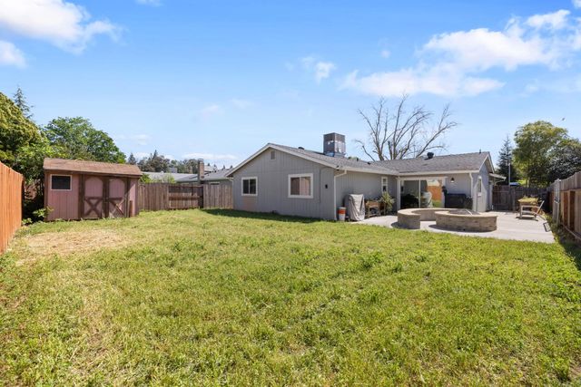 10251 Ellenwood Ave, Sacramento, CA 95827