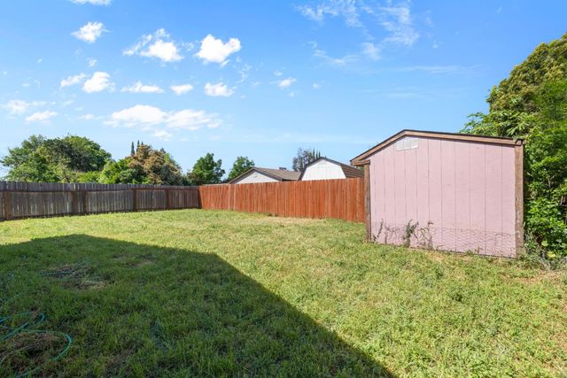 10251 Ellenwood Ave, Sacramento, CA 95827