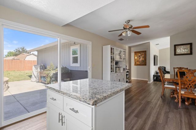 10251 Ellenwood Ave, Sacramento, CA 95827