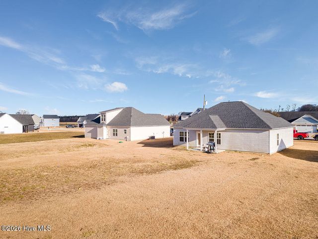 107 Adams Landing Way, Maysville, NC 28555