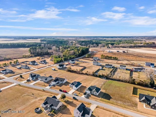 107 Adams Landing Way, Maysville, NC 28555