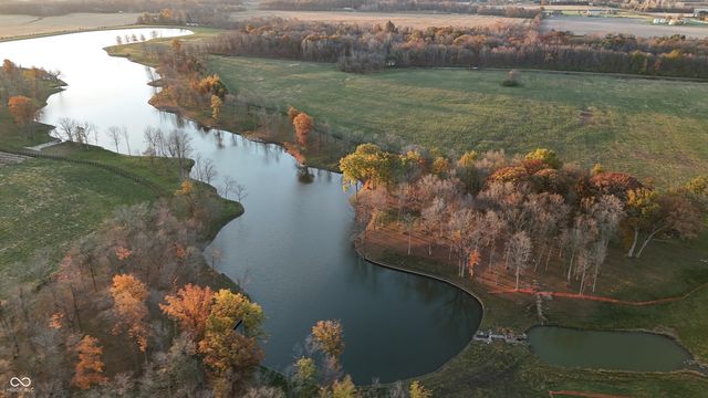 9505 Windy Hills Drive, Zionsville, IN 46077