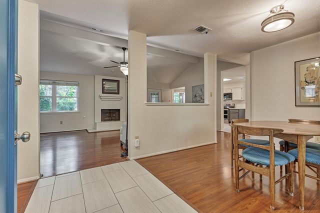 2 Rock Pine Court, The Woodlands, TX 77381