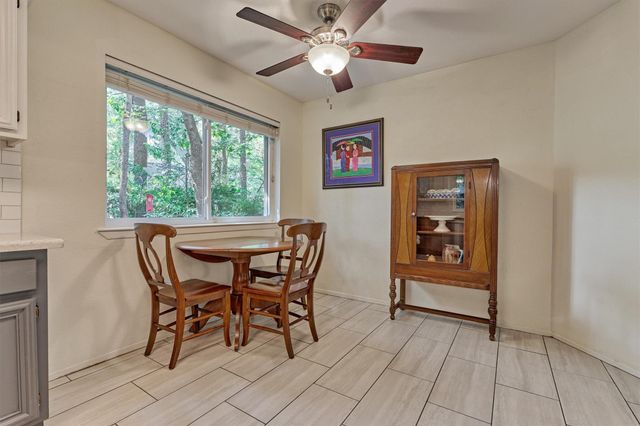 2 Rock Pine Court, The Woodlands, TX 77381