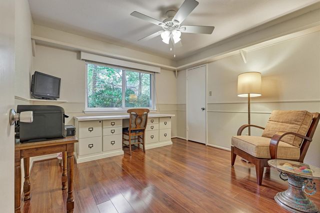 2 Rock Pine Court, The Woodlands, TX 77381