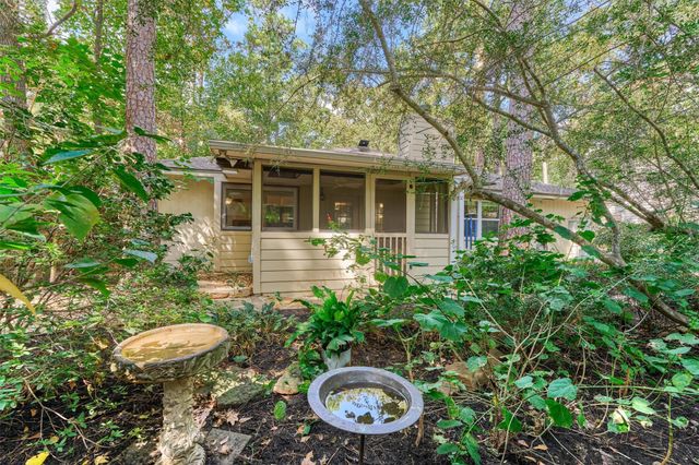 2 Rock Pine Court, The Woodlands, TX 77381