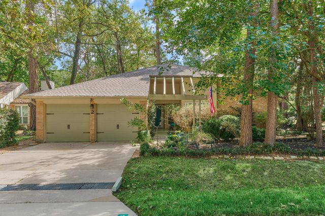 2 Rock Pine Court, The Woodlands, TX 77381