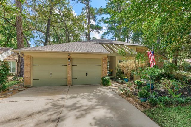 2 Rock Pine Court, The Woodlands, TX 77381