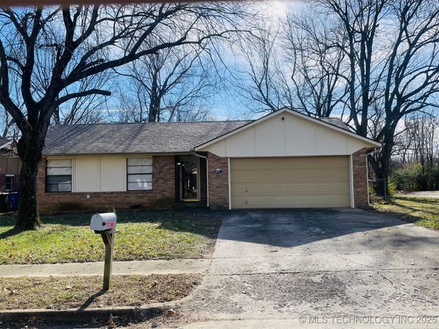 301 E Austin Street, Broken Arrow, OK 74011