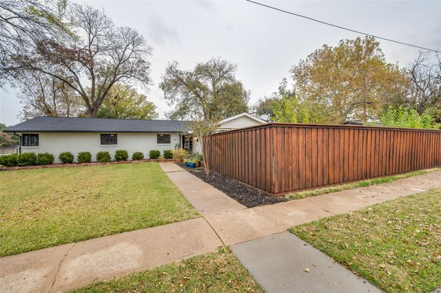 3581 Woodleigh Drive, Dallas, TX 75229