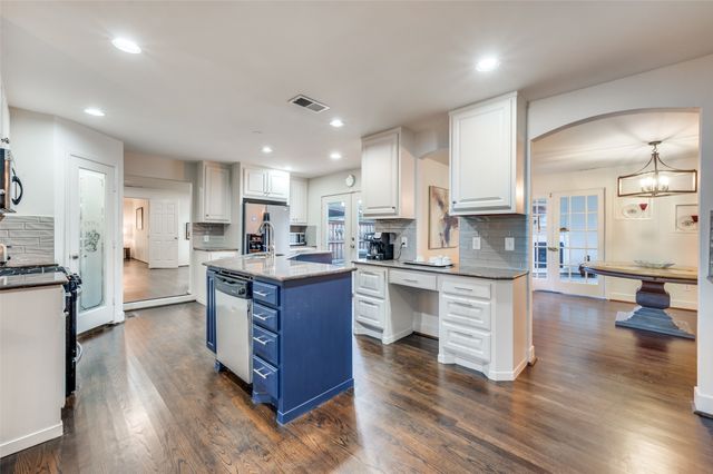 3581 Woodleigh Drive, Dallas, TX 75229