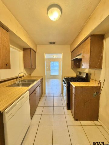 4014 Appletree Lane, Tyler, TX 75703