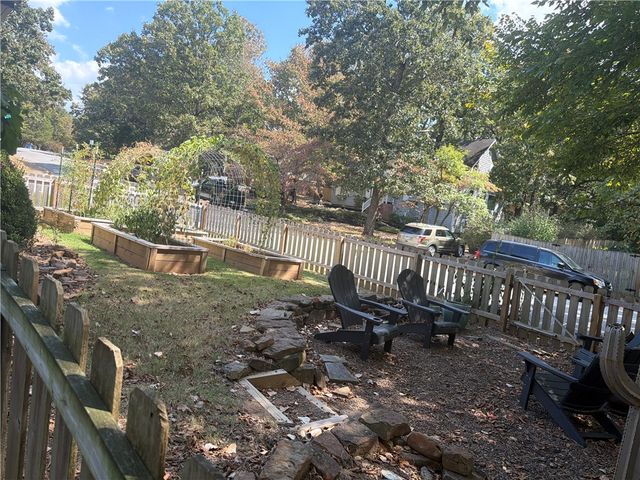 2385 Azalea Terrace, Fayetteville, AR 72703