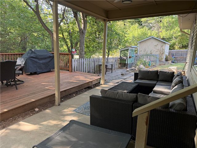 2385 Azalea Terrace, Fayetteville, AR 72703