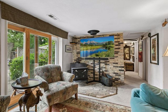 1140 Harbor Lane N, Plymouth, MN 55447