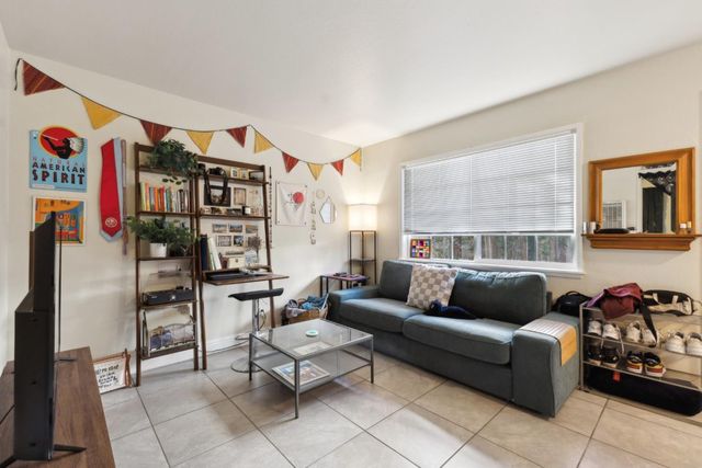 6563 Shattuck Avenue, Oakland, CA 94609