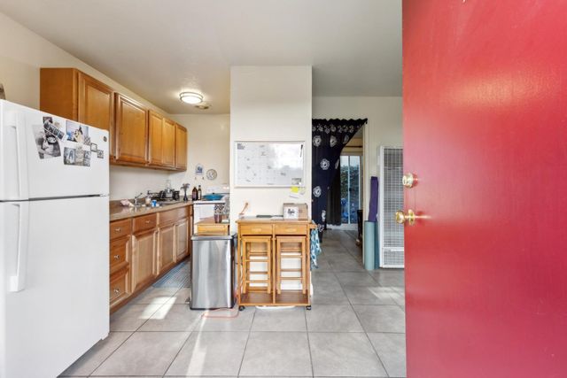 6563 Shattuck Avenue, Oakland, CA 94609