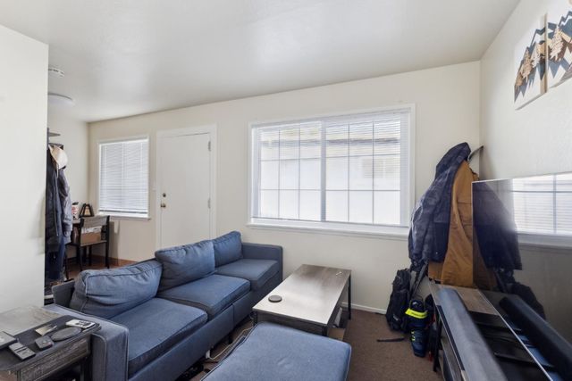 6563 Shattuck Avenue, Oakland, CA 94609