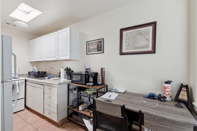 6563 Shattuck Avenue, Oakland, CA 94609