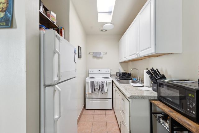 6563 Shattuck Avenue, Oakland, CA 94609