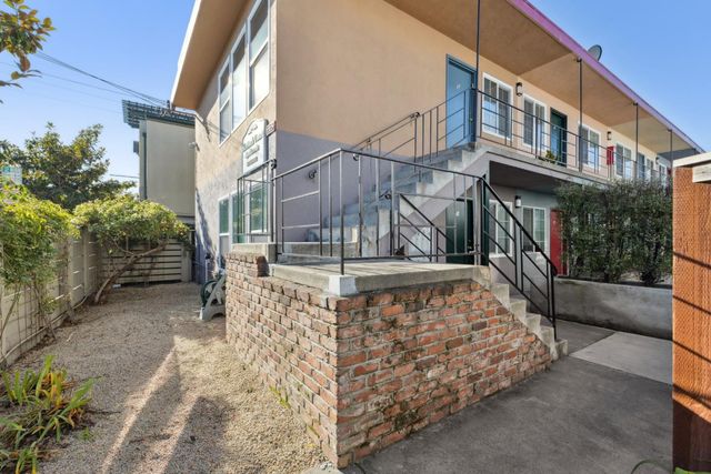 6563 Shattuck Avenue, Oakland, CA 94609