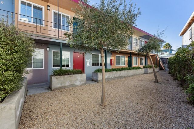 6563 Shattuck Avenue, Oakland, CA 94609