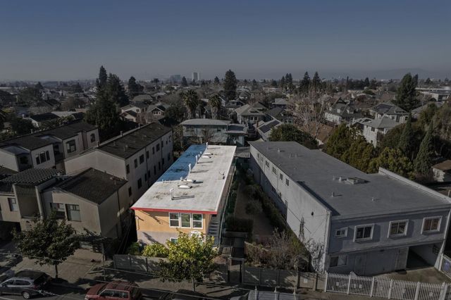 6563 Shattuck Avenue, Oakland, CA 94609