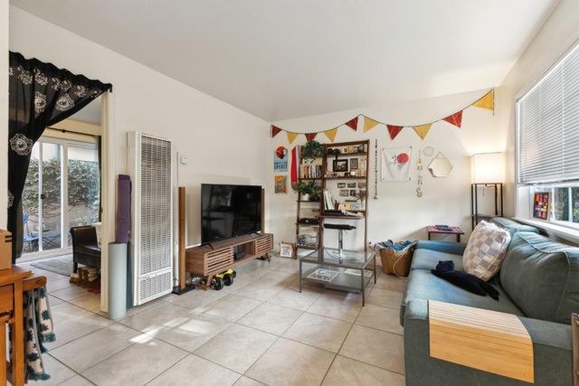 6563 Shattuck Avenue, Oakland, CA 94609