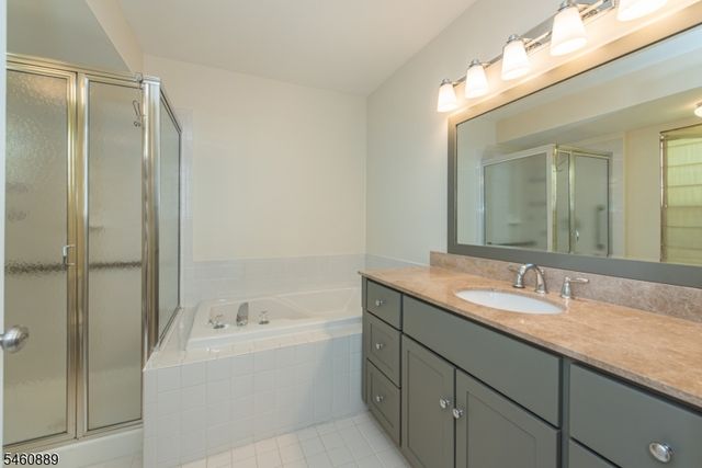 122 Woodmont Dr, Randolph Twp., NJ 07869