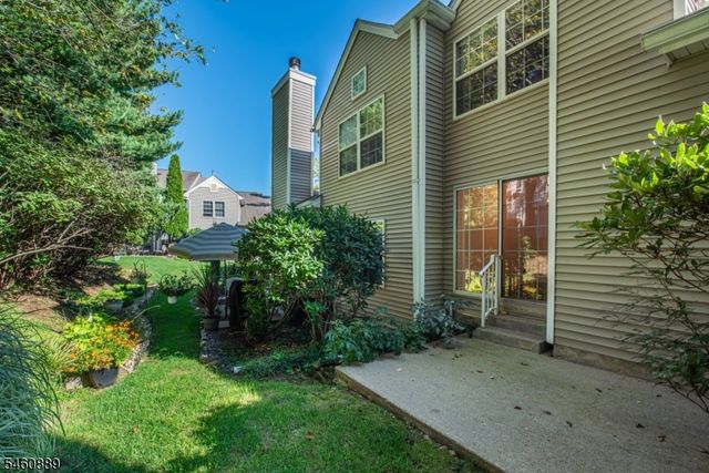 122 Woodmont Dr, Randolph Twp., NJ 07869