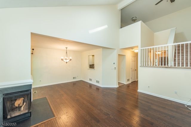 122 Woodmont Dr, Randolph Twp., NJ 07869
