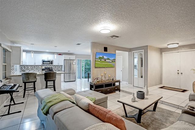 7008 NW 81st Street, Tamarac, FL 33321