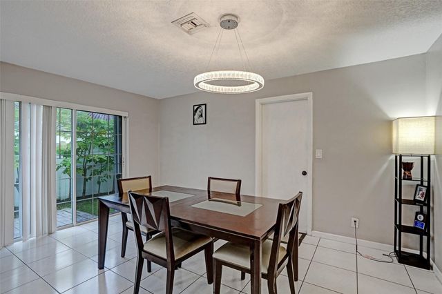 7008 NW 81st Street, Tamarac, FL 33321