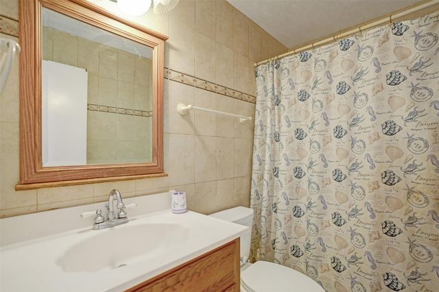 7008 NW 81st Street, Tamarac, FL 33321
