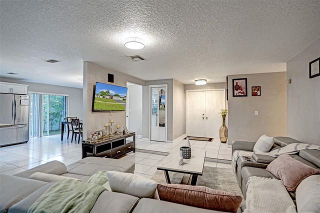 7008 NW 81st Street, Tamarac, FL 33321