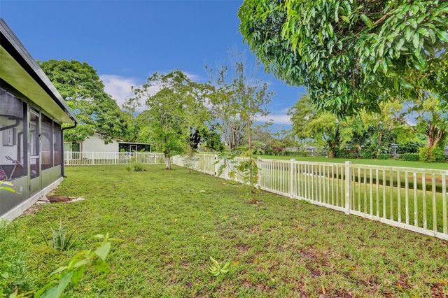 7008 NW 81st Street, Tamarac, FL 33321